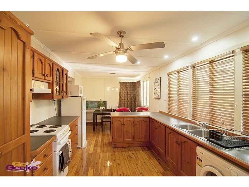 15 Centre st, Strathpine QLD 4500