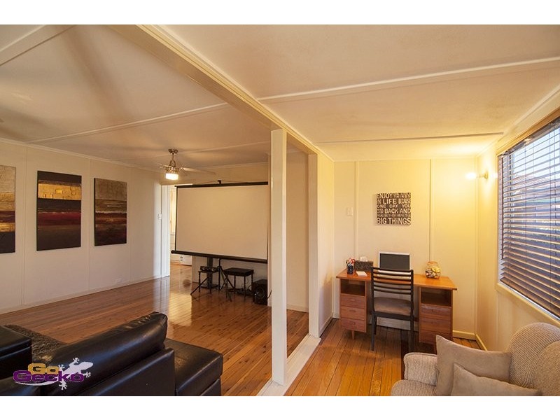 15 Centre st, Strathpine QLD 4500