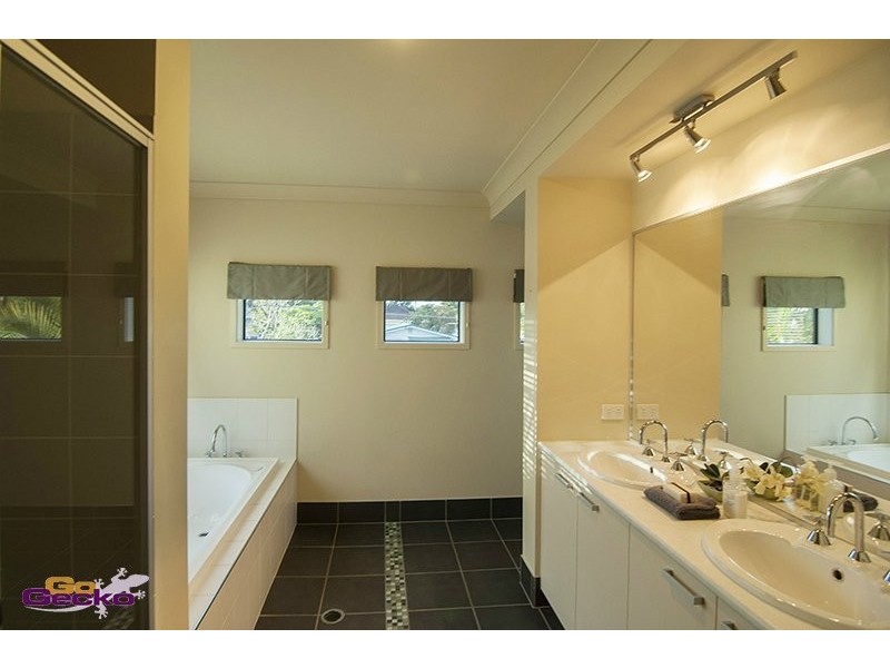 51 Watcombe St, Wavell Heights QLD 4012