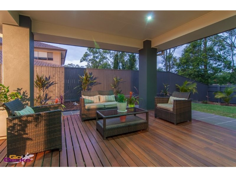 7 Silverbirch Pl, Bridgeman Downs QLD 4035