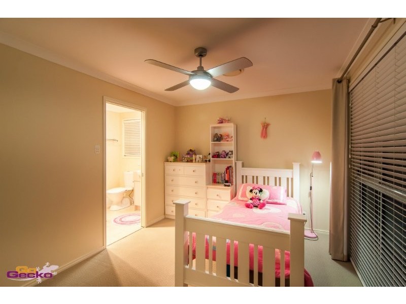 7 Silverbirch Pl, Bridgeman Downs QLD 4035