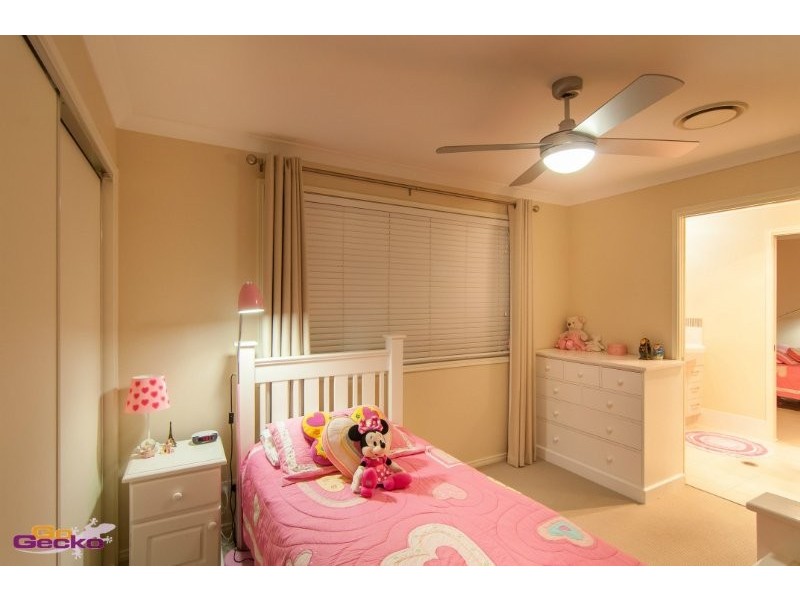 7 Silverbirch Pl, Bridgeman Downs QLD 4035