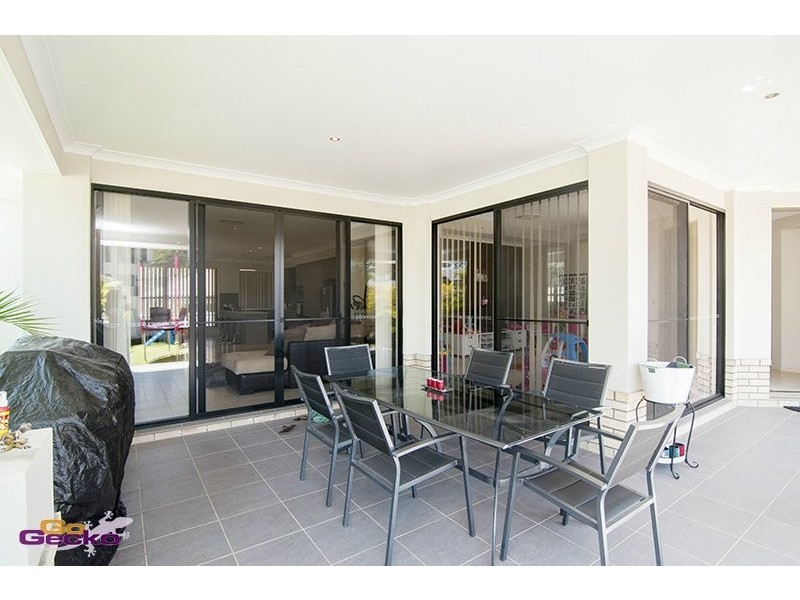 10 Cassia St, Bridgeman Downs QLD 4035