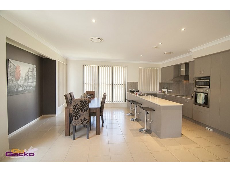 10 Cassia St, Bridgeman Downs QLD 4035