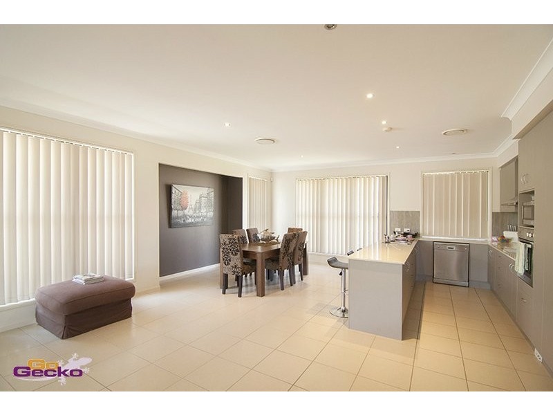 10 Cassia St, Bridgeman Downs QLD 4035