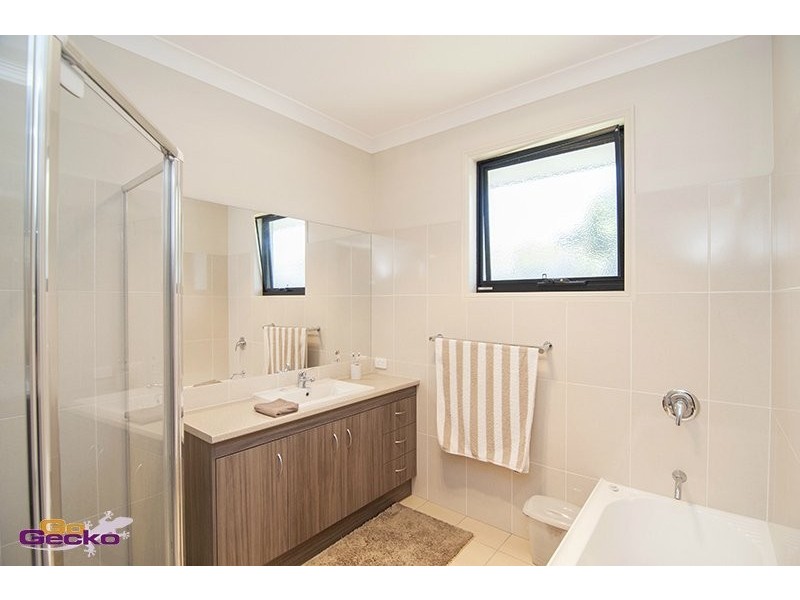 10 Cassia St, Bridgeman Downs QLD 4035