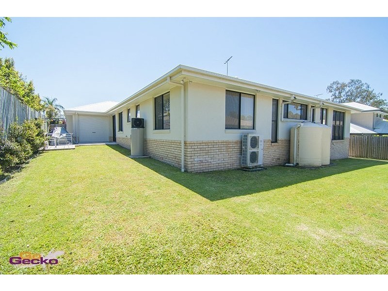 10 Cassia St, Bridgeman Downs QLD 4035