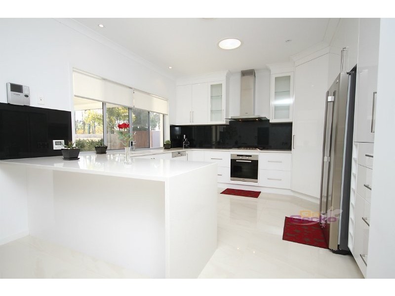 19 Silverbirch Place, Bridgeman Downs QLD 4035