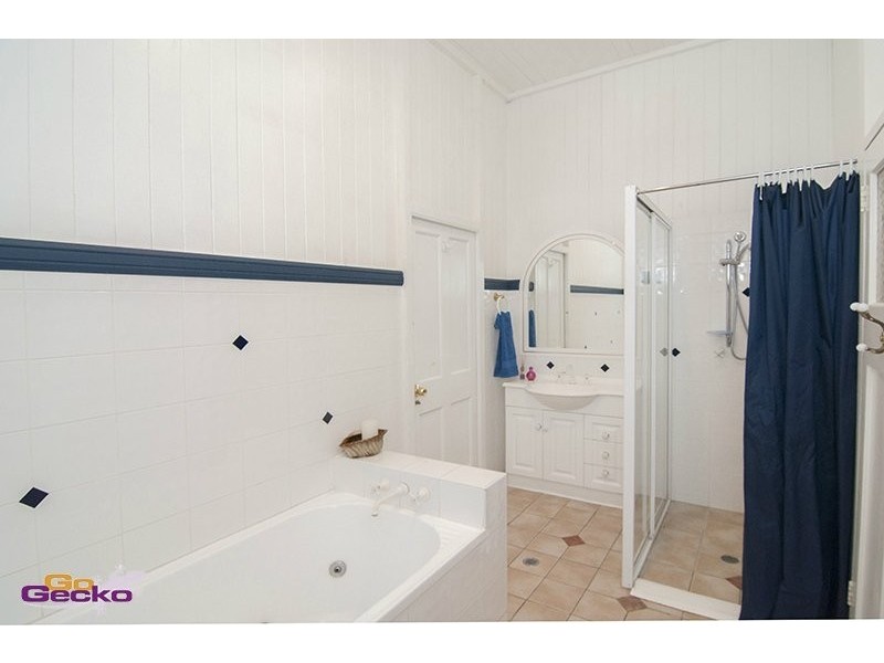 120 Manson Rd, Hendra QLD 4011