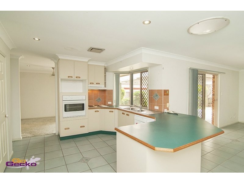 15 Songbird Way, Taigum QLD 4018