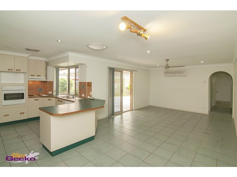 15 Songbird Way, Taigum QLD 4018