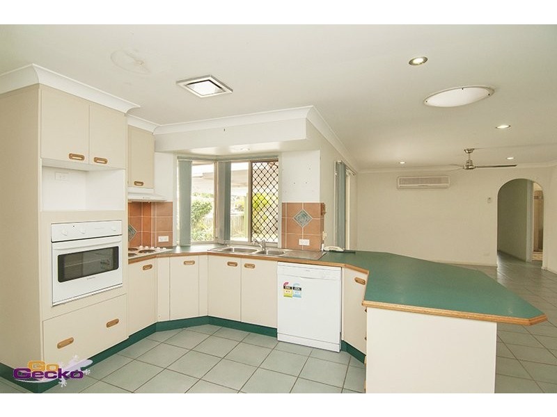 15 Songbird Way, Taigum QLD 4018