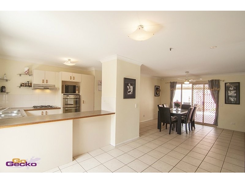 26 Azalea Crescent, Fitzgibbon QLD 4018