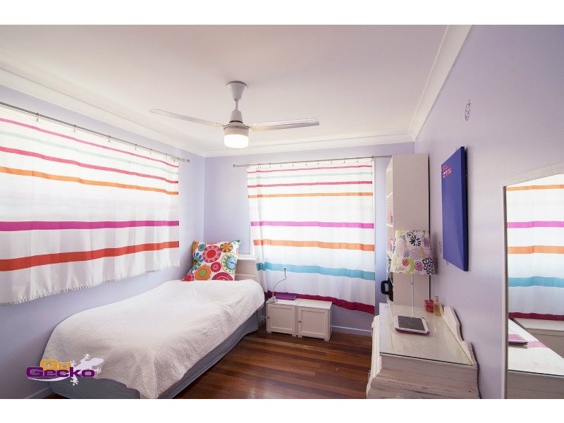 19 Stonycroft St, Aspley QLD 4034