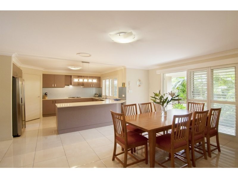 14 Oltrarno Place, Bridgeman Downs QLD 4035