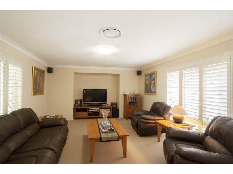 14 Oltrarno Place, Bridgeman Downs QLD 4035