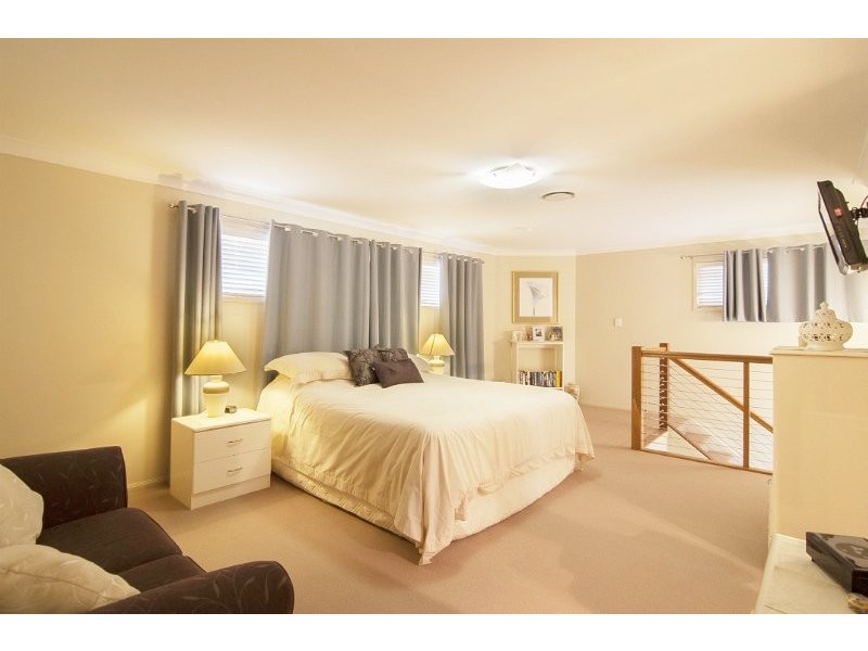 14 Oltrarno Place, Bridgeman Downs QLD 4035