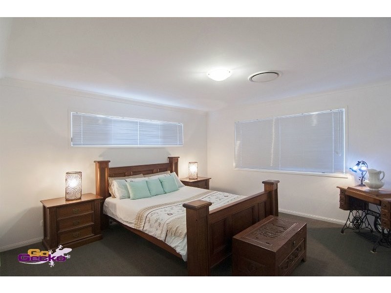 8 Cassia St, Bridgeman Downs QLD 4035