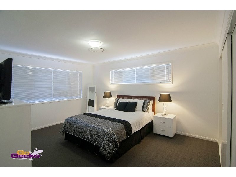 8 Cassia St, Bridgeman Downs QLD 4035