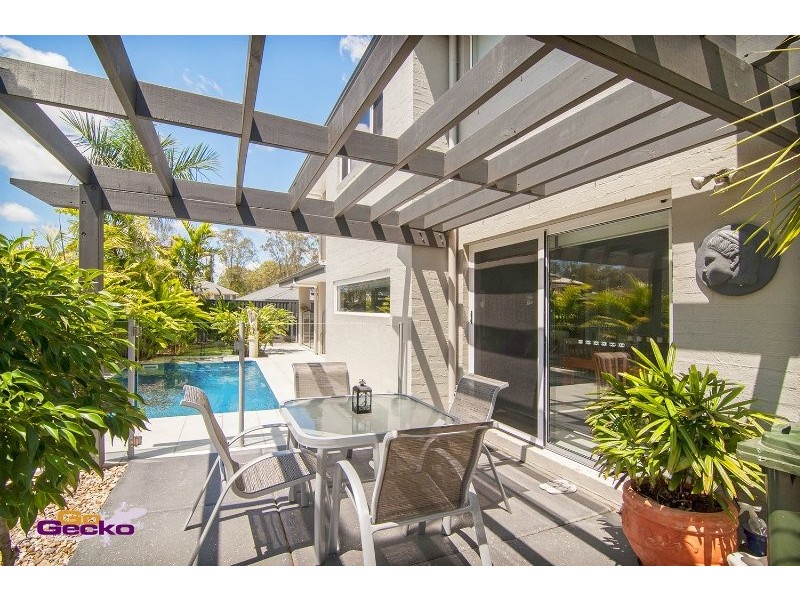 8 Cassia St, Bridgeman Downs QLD 4035