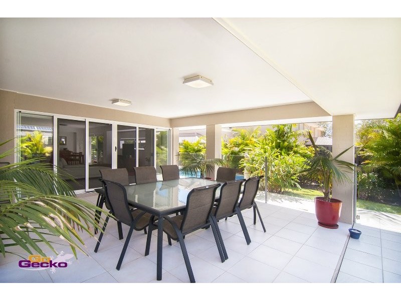 8 Cassia St, Bridgeman Downs QLD 4035