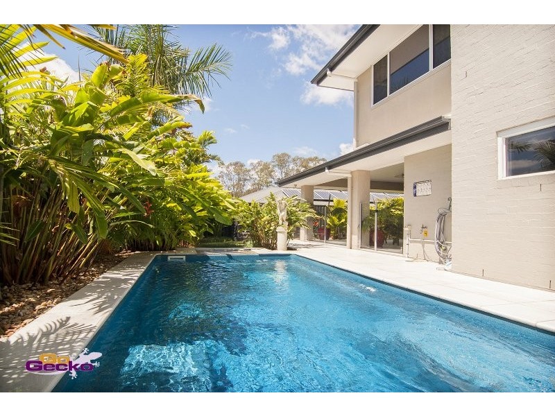 8 Cassia St, Bridgeman Downs QLD 4035