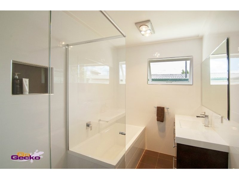 16 Knutsford Street, Chermside West QLD 4032