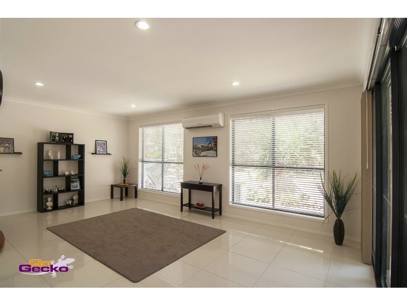 23 Cerbaia Close, Bridgeman Downs QLD 4035