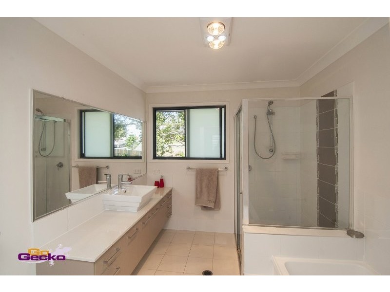 23 Cerbaia Close, Bridgeman Downs QLD 4035
