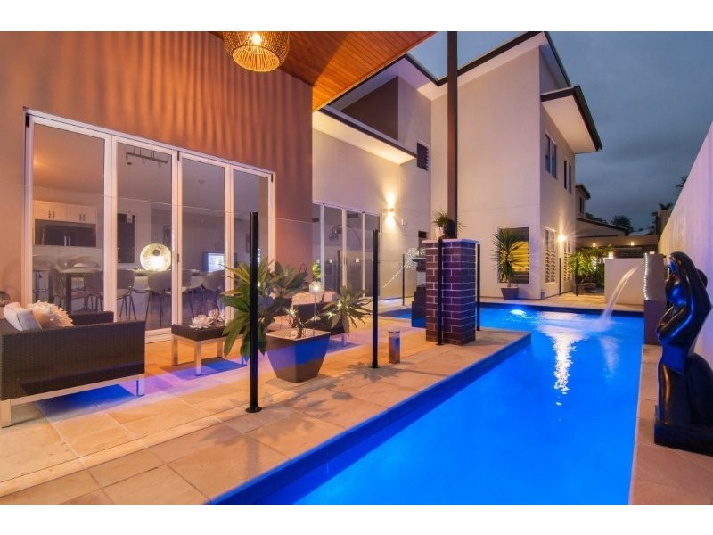 14 Silverbirch Pl, Bridgeman Downs QLD 4035