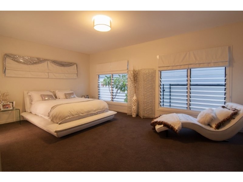 14 Silverbirch Pl, Bridgeman Downs QLD 4035