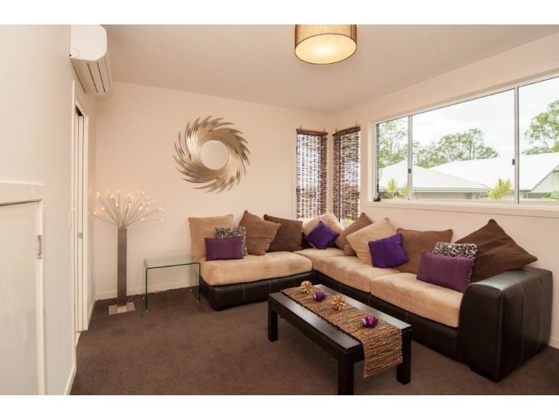 14 Silverbirch Pl, Bridgeman Downs QLD 4035