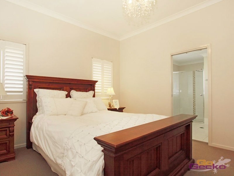 63 Petrie Crescent, Aspley QLD 4034