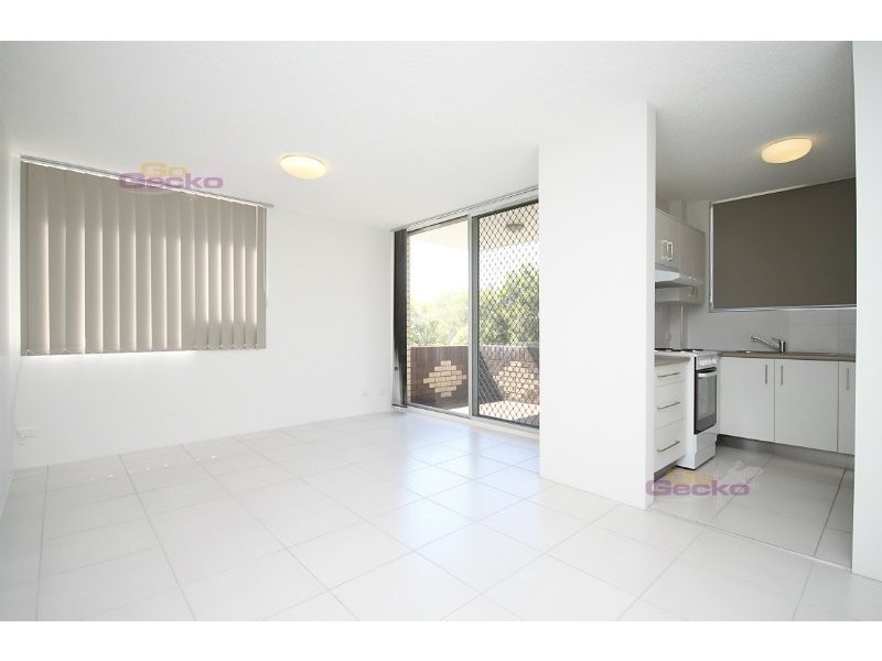 1/327 Zillmere Rd, Zillmere QLD 4034