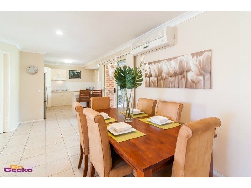 98 Silkyoak Cct, Fitzgibbon QLD 4018