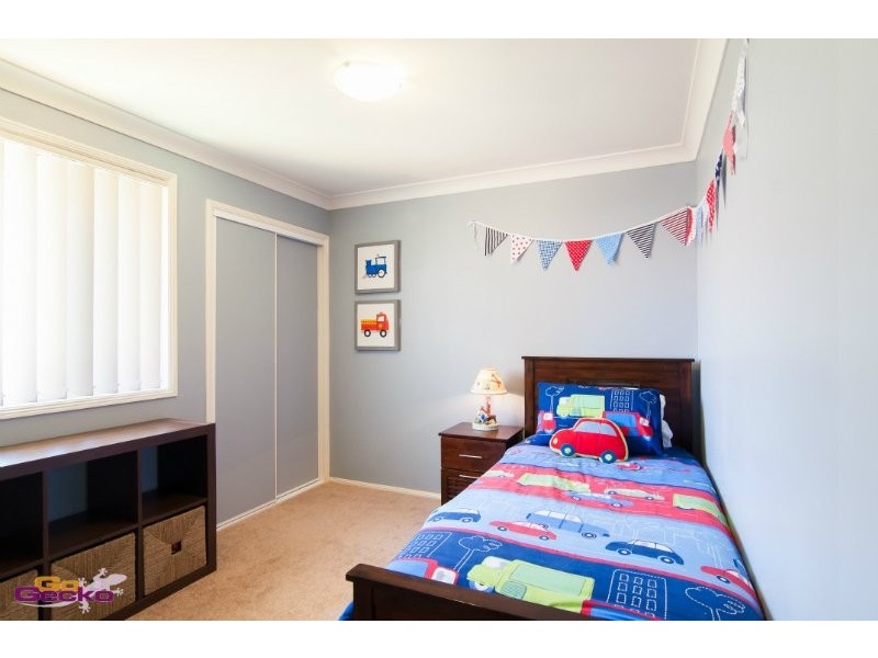 98 Silkyoak Cct, Fitzgibbon QLD 4018