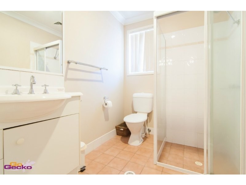 98 Silkyoak Cct, Fitzgibbon QLD 4018