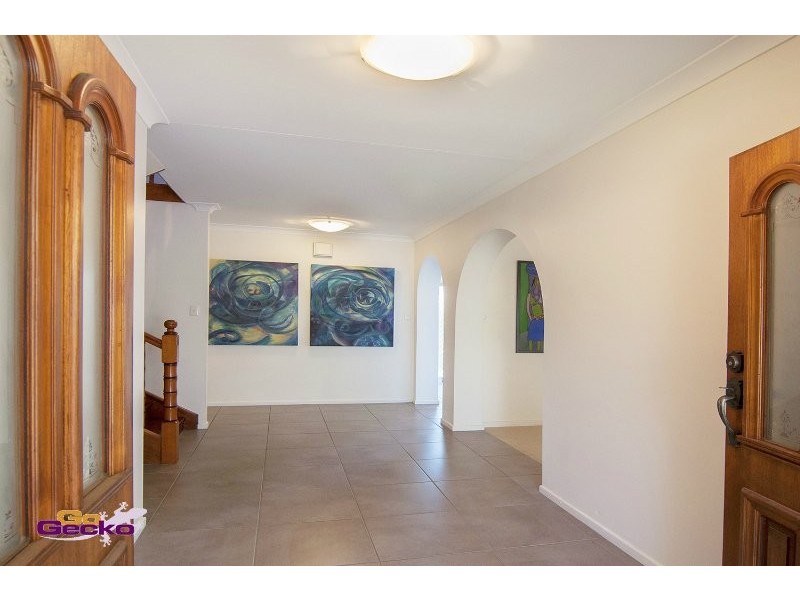 19 Stonycroft St, Aspley QLD 4034