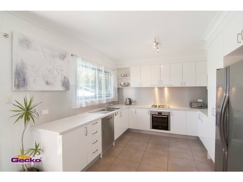 19 Stonycroft St, Aspley QLD 4034