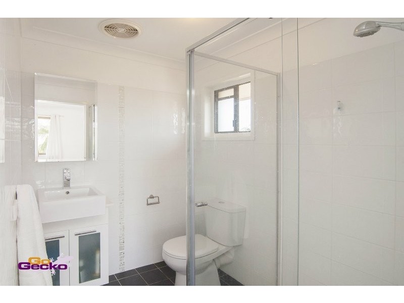 19 Stonycroft St, Aspley QLD 4034