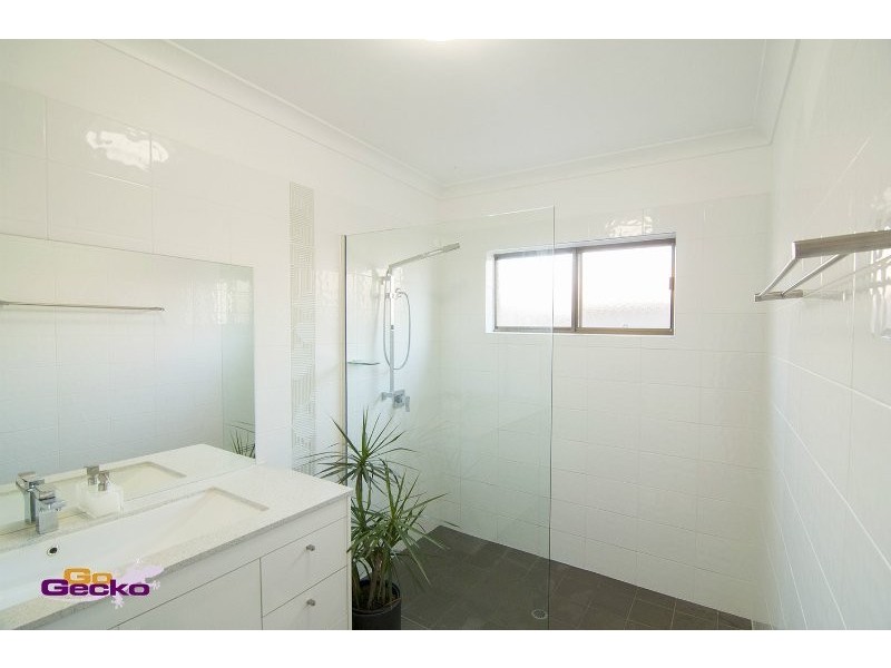 19 Stonycroft St, Aspley QLD 4034