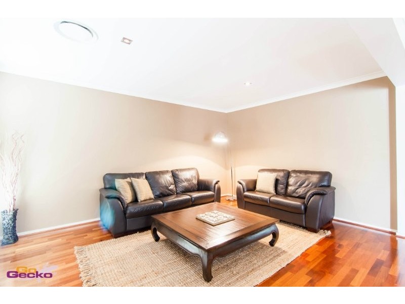 9 Silverbirch Pl, Bridgeman Downs QLD 4035
