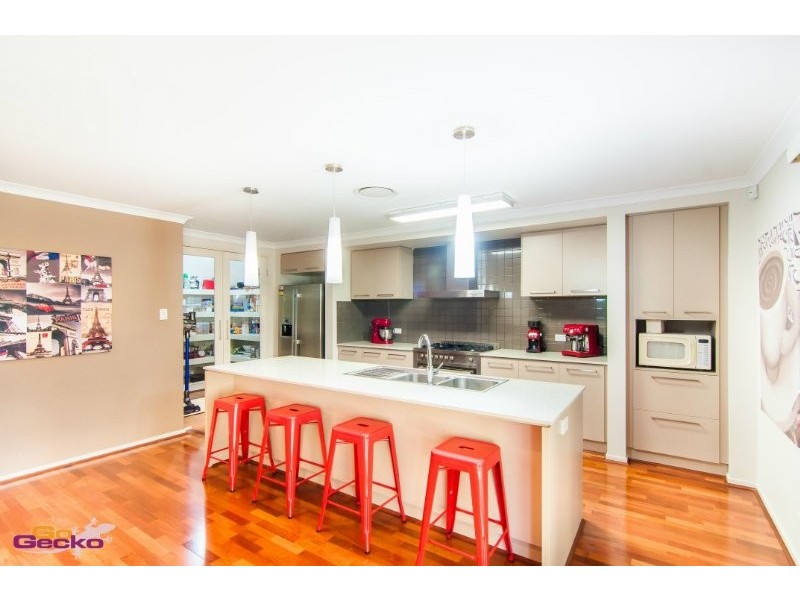 9 Silverbirch Pl, Bridgeman Downs QLD 4035
