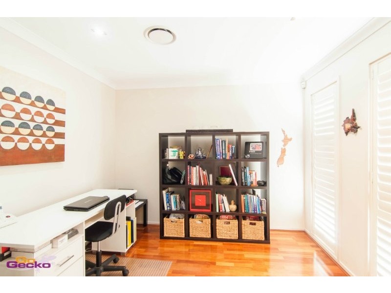 9 Silverbirch Pl, Bridgeman Downs QLD 4035