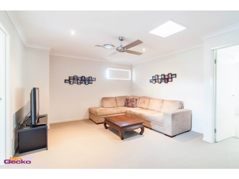 9 Silverbirch Pl, Bridgeman Downs QLD 4035