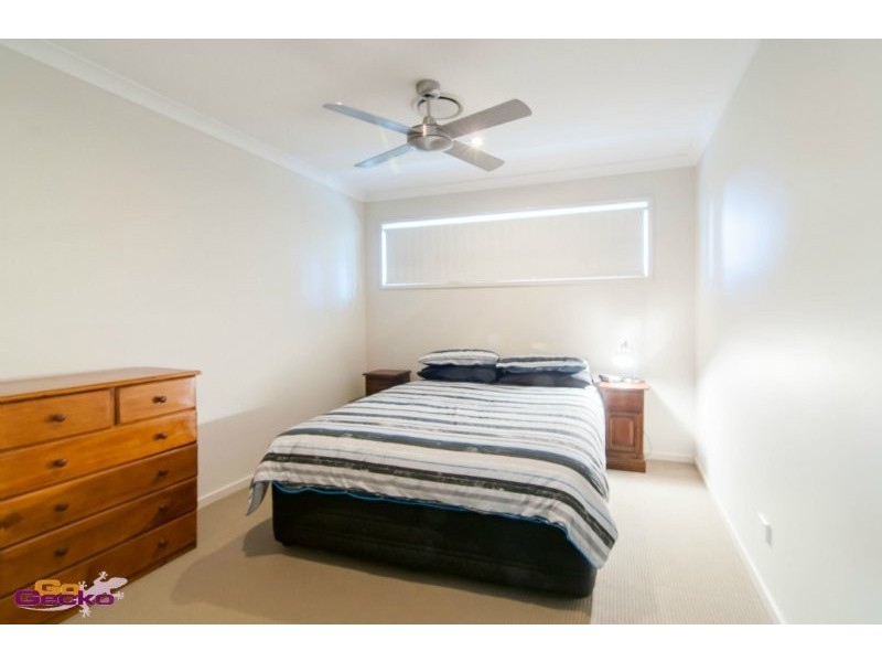 9 Silverbirch Pl, Bridgeman Downs QLD 4035