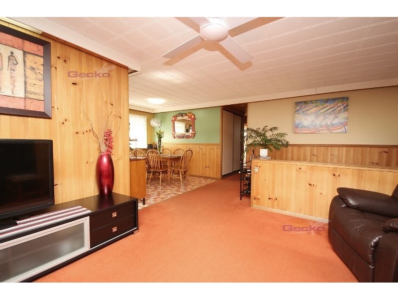 27 Carrie Street, Zillmere QLD 4034