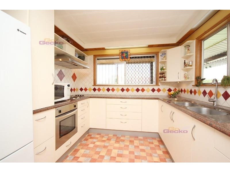 27 Carrie Street, Zillmere QLD 4034