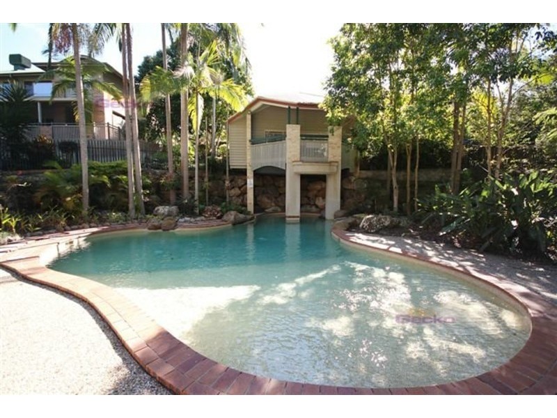 2/360 Simpsons Road, Bardon QLD 4065