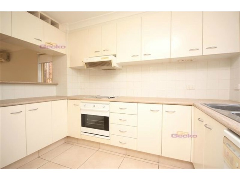 2/360 Simpsons Road, Bardon QLD 4065